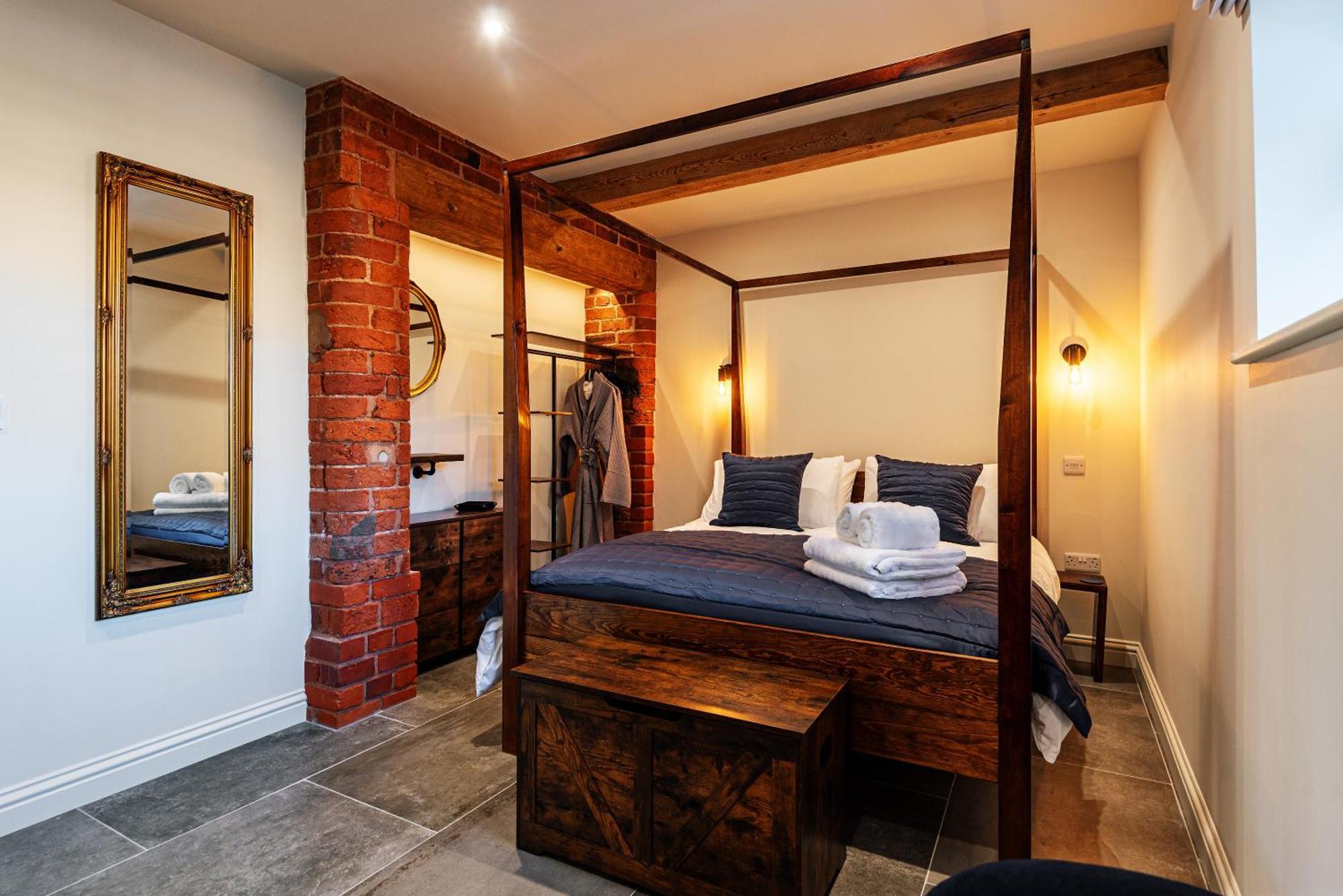 Villa Pigeon House - Unique Barn With Private Garden, Hot Tub And Wood Burner Shrewsbury Exterior foto